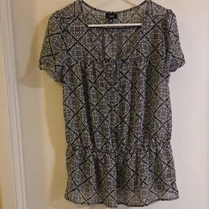 Mossimo Supply Co. Geometric Black and White Blouse